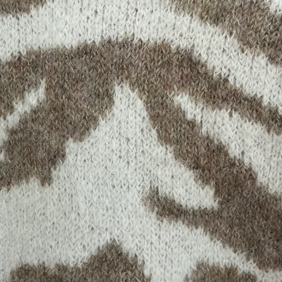 SHEIN Sweater - Picture 3 of 5